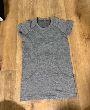 Lululemon Swiftly Tech Short Sleeve thumbnail 1
