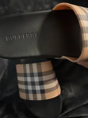 Burberry thumbnail 2