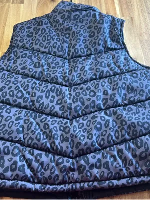 Black Lipstick Leopard Print Puffer Vest Women’s XL Quilted Edgy Jacket thumbnail 1