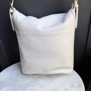 Vintage Unbranded Cream/White Leather Flap Crossbody Bag-Excellent Interior thumbnail 7