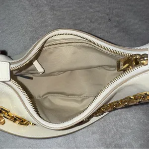 Marc Jacobs the curve bag in cloud white y2k shoulder bag thumbnail 7