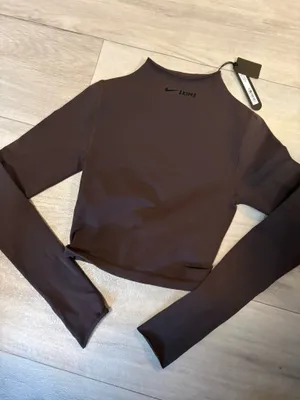 Skims x Nike vintage seamless mock neck crop top thumbnail 4