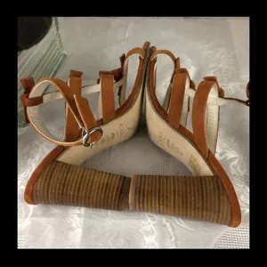 Anaki size 9.5 Paris tawny brown ankle strap heels thumbnail 4