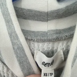 Aerie Womens XS Striped Mock Neck Long Sleeve Waffle Knit Top White Grey thumbnail 2
