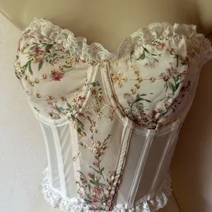 Floral Lace Corset thumbnail 1