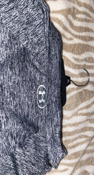 Under Armour Long Sleeve Pull Over thumbnail 3