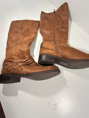 Women’s Brown Knee High Riding Boots Size 7 Side Zip Braided Strap Low Heel thumbnail 9