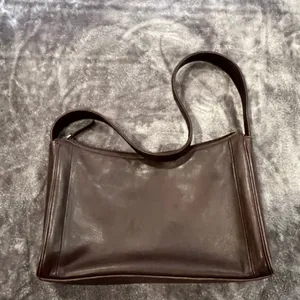 Elegant Brown Leather Shoulder Bag thumbnail 2