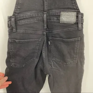 Levi’s Sexy Soft Black Denim Skinny Fit Overalls Size‎ 26 Size 2 thumbnail 9