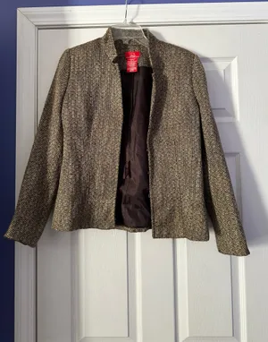 Oscar de la Renta Tweed Jacket & Skirt Set are a size 6. thumbnail 11