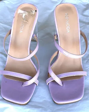 Womens 7 Lavender Patent Strappy Clear Lucite Heel Y2K Sandals Top Moda thumbnail 1