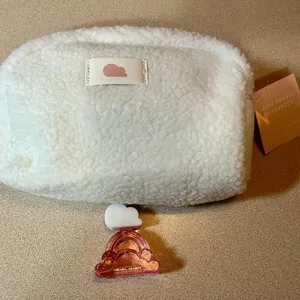 NWT Ariana Grande Cosmetic Bag thumbnail 1
