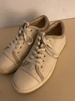 UGG Women's Low-Top Canvas Sneakers in Off-White and Beige size 6.5 thumbnail 4