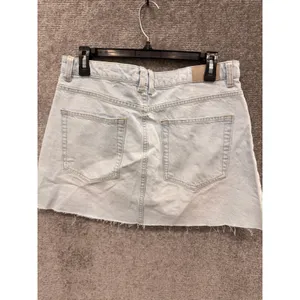 Zara Women Denim Mini Skirt Size L Light Blue Distressed Raw Hem 5-Pocket thumbnail 6