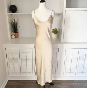 Aritzia Wilfred Only Slip Satin Midi Dress thumbnail 5
