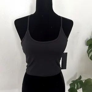 Momo B crop top NWT Black Size M thumbnail 2