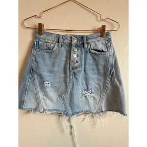 We The Free Denim Mini Skirt Womens 24 Light Wash Distressed Button Fly‎ Boho thumbnail 3