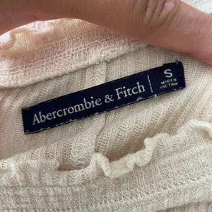Abercrombie & Fitch Ribbed Lettuce Hem Crop Top Beige Size S thumbnail 4