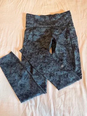 Lululemon Fast and Free Tights Leggings Size 6 Blue Black Print Reflective thumbnail 1