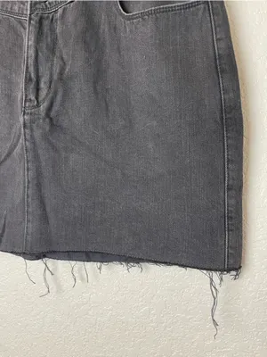 BNWT! Hollister Black High-Rise Button-Front Mini Skirt Size 32 thumbnail 3