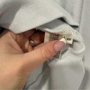 MADHAPPY Light Blue Crewneck Lightweight Sweater XS thumbnail 4