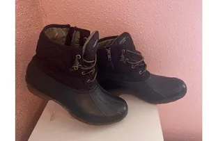 Sperry Women's 8.5 Saltwater Duck Boot Black thumbnail 4