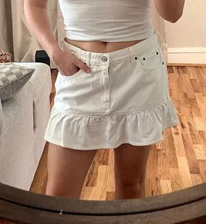 White Abercrombie mid rise skirt thumbnail 1