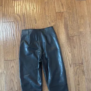 Abercrombie & Fitch NWT black vegan leather leggings size s thumbnail 12