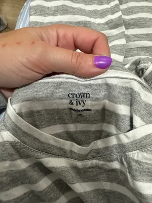 Crown & Ivy Gray & White Striped Short Sleeve Tee - thumbnail 2