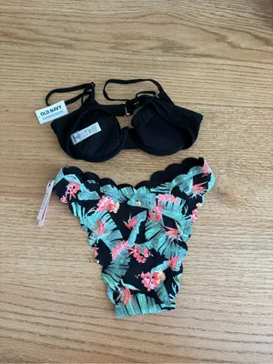 Victoria's Secret Old Navy Women's Black Bikini Top with Floral Scallop Bikini Bottom thumbnail 3