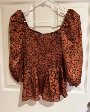 NWT BuddyLove Avara Smocked Rust Spot-Print Peplum Blouse with Puff Sleeves thumbnail 1