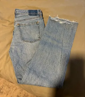 Abercrombie Mid-Rise 90’s Straight Leg Jeans thumbnail 2