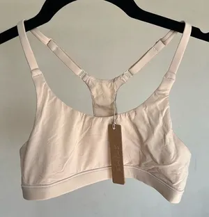 SKIMS fits everybody‎ RACERBACK SCOOP BRALETTE size: XXS COLOR: SAND NWT thumbnail 1