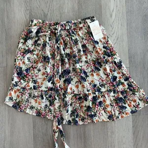 Bila Floral Wrap Skirt Tie Front Size Medium New thumbnail 3