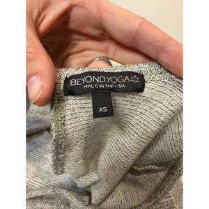 Beyond Yoga Cut Out V Drape Back Detail Long Sleeve Metallic Gold Cream Size XS thumbnail 3