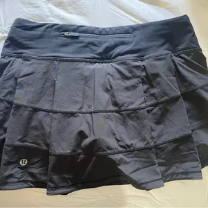 ⚠️SOLD⚠️Lululemon Athletica Black Puffer Skirt thumbnail 4