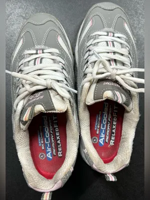Skechers Women’s Size 8.5 Gray Light Pink D`lites Work Slip Resistant Sneakers thumbnail 5