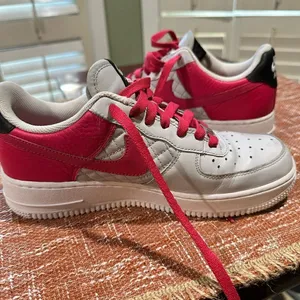 Vintage Nike Air Force 1 Quilted Pink Sneakers Size 8 thumbnail 3