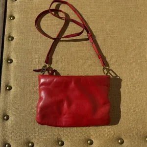 Madewell The Puff Crossbody Bag in Red Leather thumbnail 3