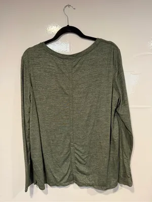 Women’s Lightweight Athleta Long-Sleeve Top‎ in Olive Green thumbnail 3