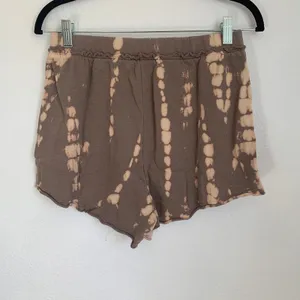 NWT Lulu's‎ It's a Lifestyle Lounge Pull-On Shorts in Brown Tie-Dye thumbnail 3