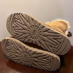 UGG Mini Brigette Bow Chestnut Boots SZ 8 thumbnail 6