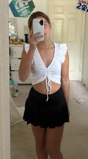 Boutique White top thumbnail 1
