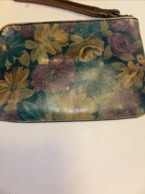 Patricia Nash Mini Wristlet/Clutch Multicolored Floral Leather Design Zip Closur thumbnail 3