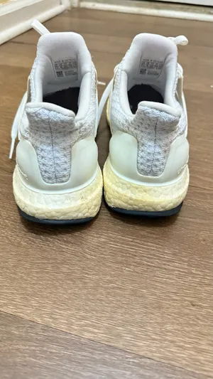 adidas Ultraboost 4.0 Women’s Size 7.5 Athletic Shoes thumbnail 3