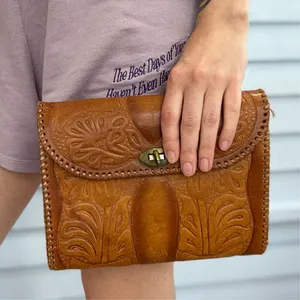 Vintage 70s Floral Tooled Cowhide Leather Crossbody Bag thumbnail 4