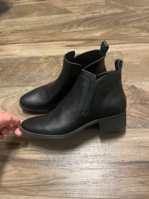 DV by Dolce Vita Black Women's Chelsea Ankle Boots - Classic Slip-On Style Size 7.5 thumbnail 4