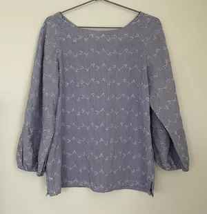 LOFT blue and white striped eyelet blouse Sz Medium thumbnail 1