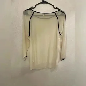 Aritzia Wilfred Women’s‎ Exclusive 100% Silk White With Black Trim Blouse Size S thumbnail 2