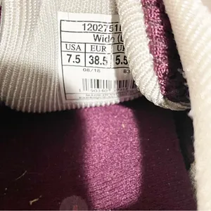 BROOKS DYAD 10 Womens Size 7.5 RUNNING‎ SHOES SNEAKERS 1202751D527 thumbnail 6